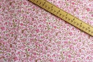 Delicate Flowers & Vines on ivory Background, Cotton Fabric, - 1/2 yard 