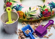 Beach Bound White Sand Pail & Tools - 1:4 Scale