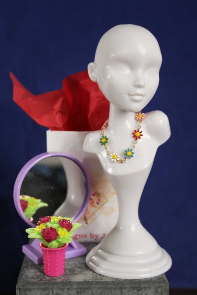 Colorful Picking Daisies Necklace - 16" Dolls