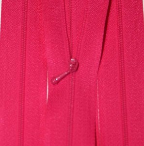 4/12" Dark Pink Zipper