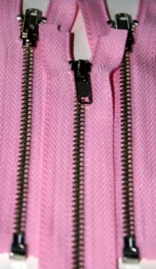 4 1/2" Medium Pink Separating Zipper