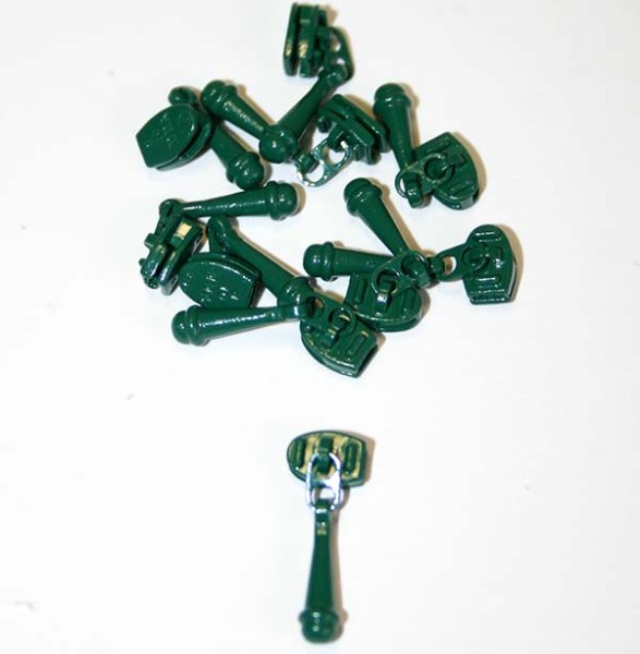 Dark Green Zipper Pull