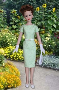 Going Shopping Dress for 18" Kitty