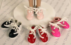 Sneaker Tennis Shoes for 16" Flat Feet Dolls
