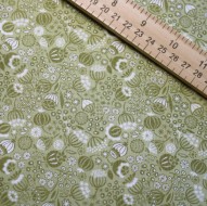 Winter Garden Seed Heads Green Lewis & Irene 1/4 yard